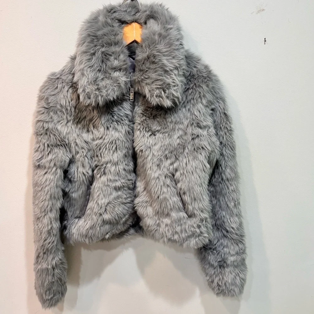 Abercombie & Fitch Faux Fur Zip Up Classic Coat Jacket Women’s Size XS NEW